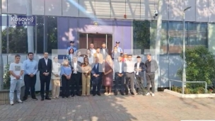 Protest ispred zgrade Vlade